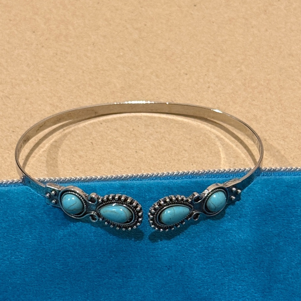 NEW Silver and Turquoise Bangle Cuff Bracelet